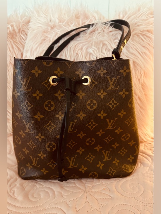 Louis Vuitton Handbags - Louis Vuitton Monogram Drawstring Shoulder Bag - Brown & Gold